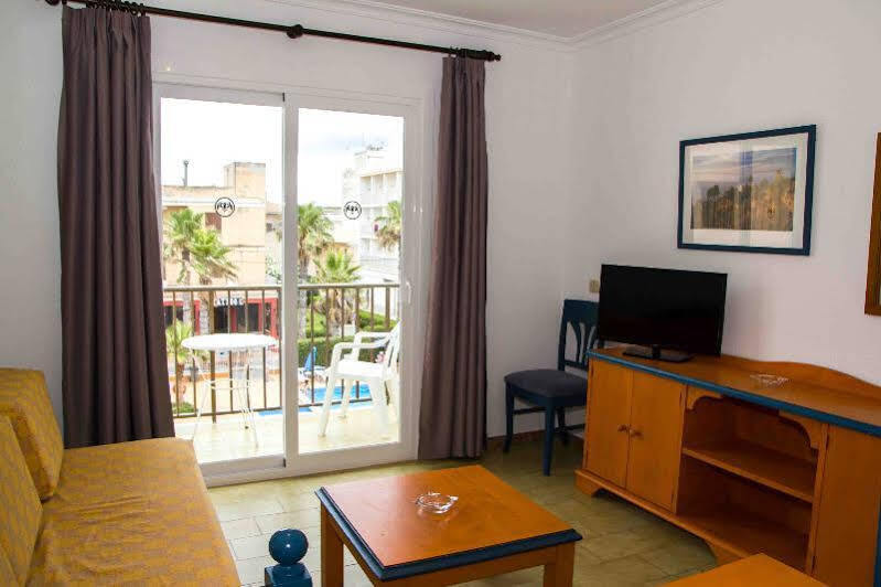 Apartamentos Charlys Can Picafort Кан-Пікафорт Екстер'єр фото