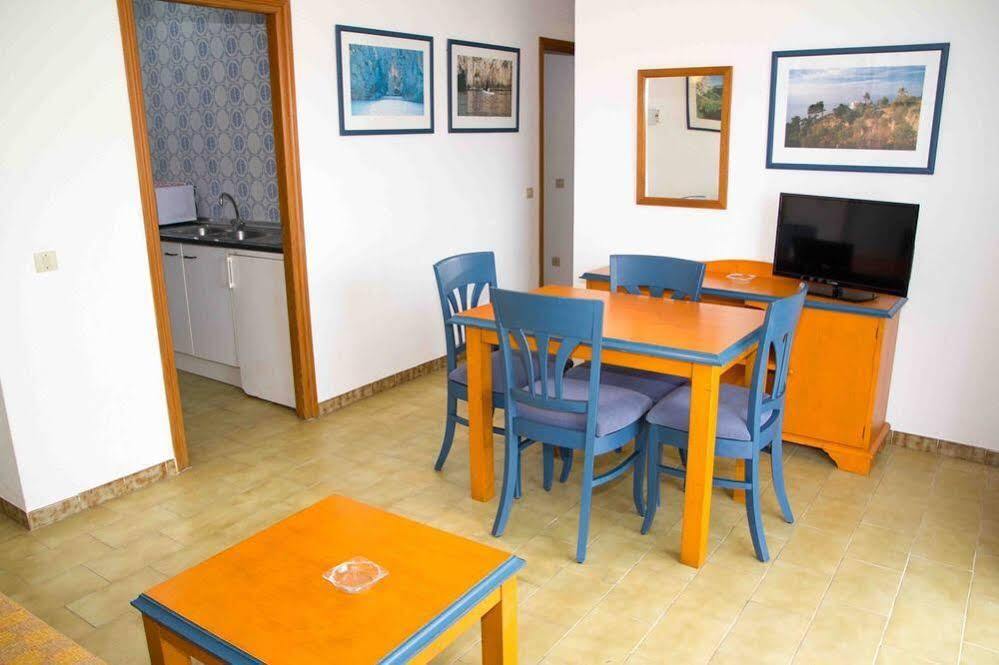 Apartamentos Charlys Can Picafort Кан-Пікафорт Екстер'єр фото