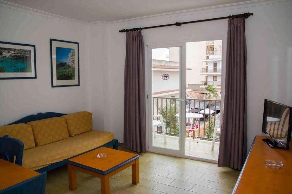 Apartamentos Charlys Can Picafort Кан-Пікафорт Екстер'єр фото